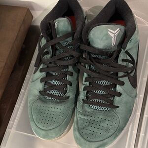 Kobe 4 Girl dad Basketball Shoes